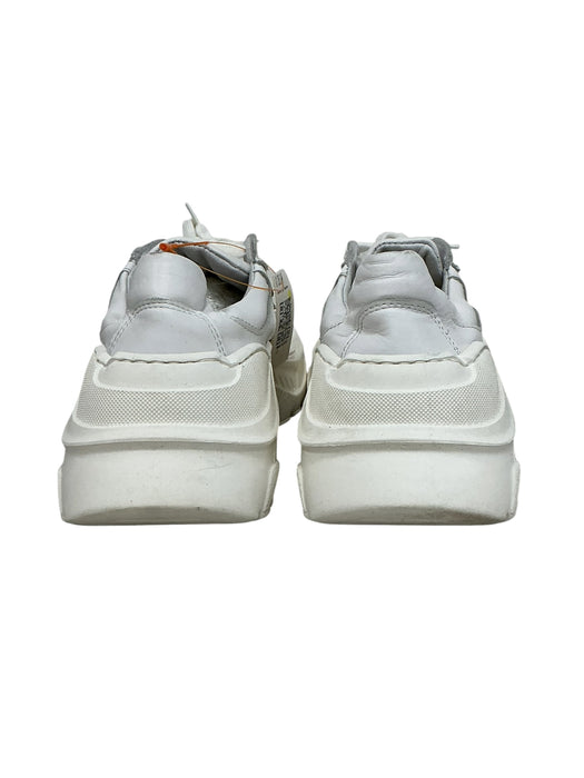 Tenis 8.5