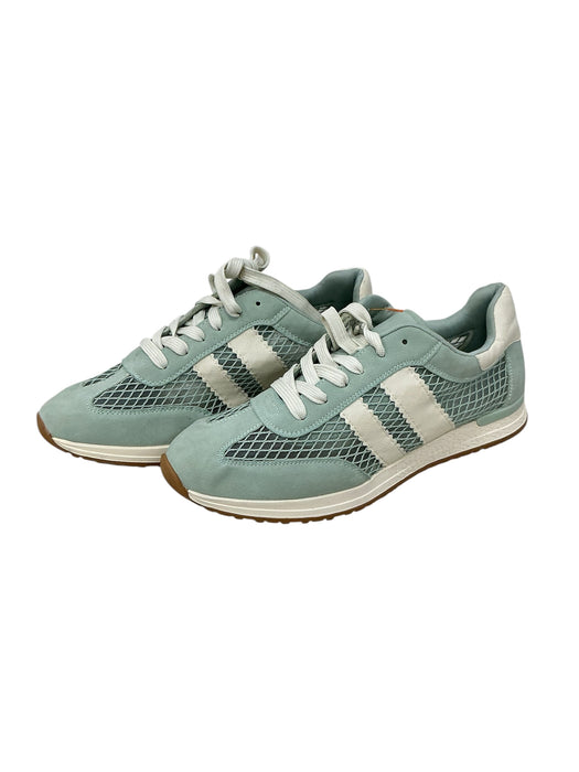 Tenis 8.5