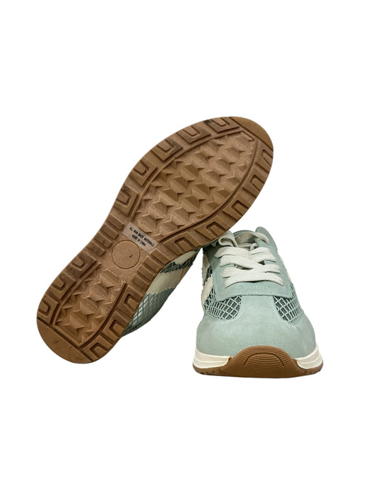 Tenis 8.5