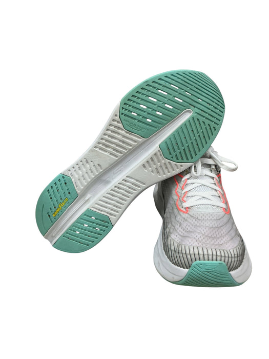 Tenis 8.5