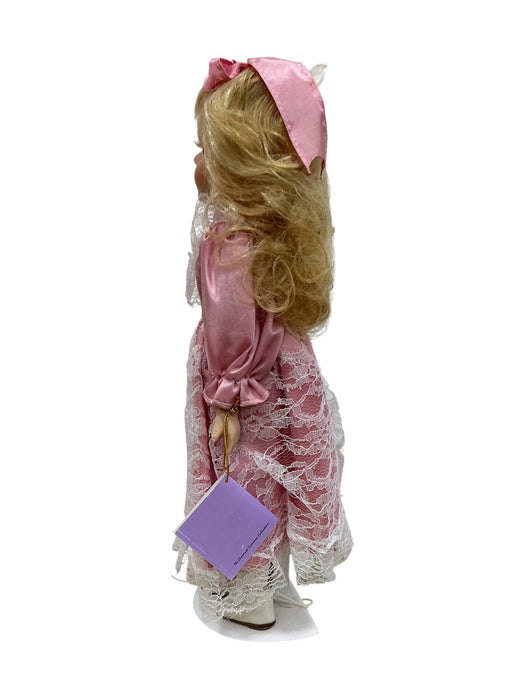 Muñeca (CLASSICAL TREASURES DOLL)