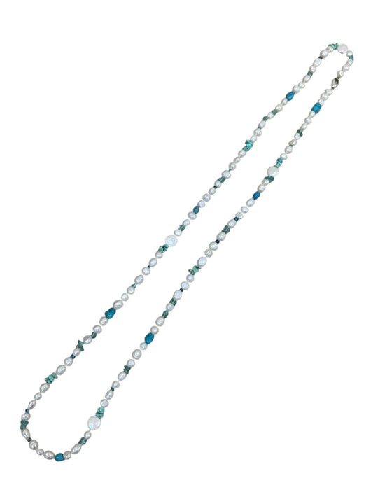 Collar con broche de plata