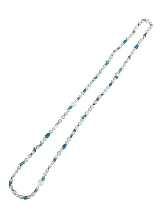 Collar con broche de plata