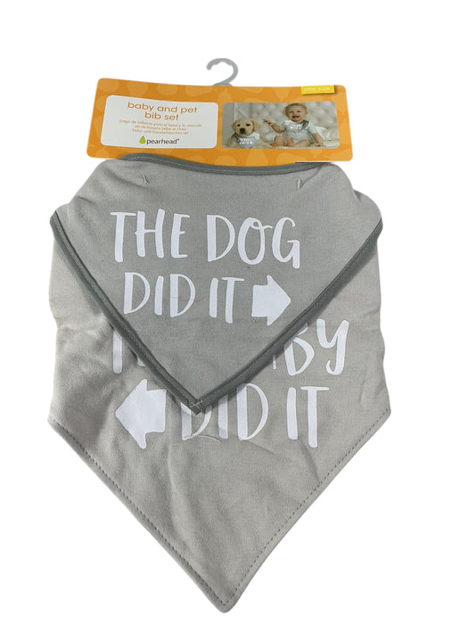 Set de babero para bebé y para mascota (PEARHEAD)