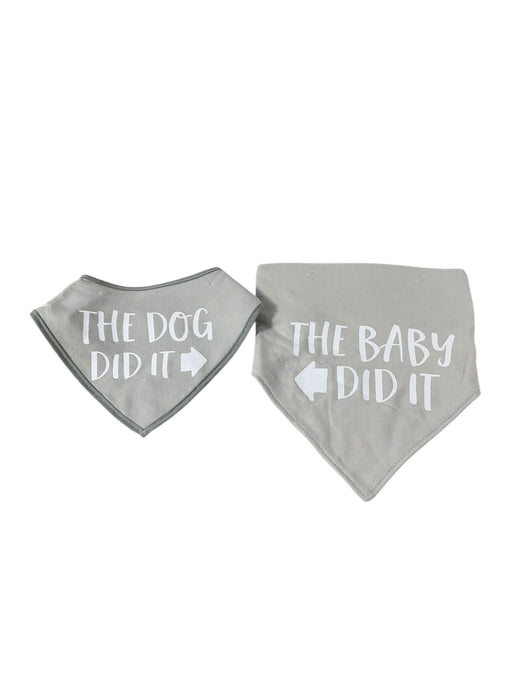 Set de babero para bebé y para mascota (PEARHEAD)