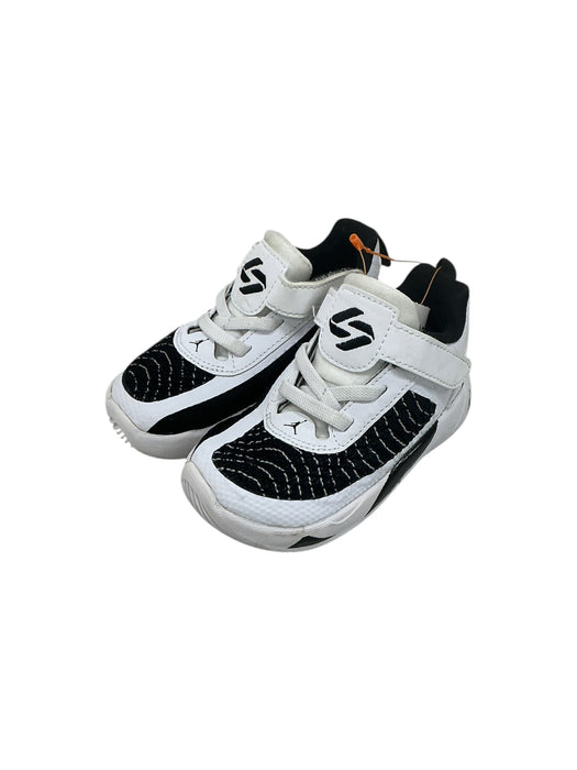 Tenis para bebé 5C (JORDAN)