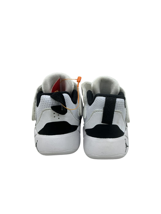 Tenis para bebé 5C (JORDAN)