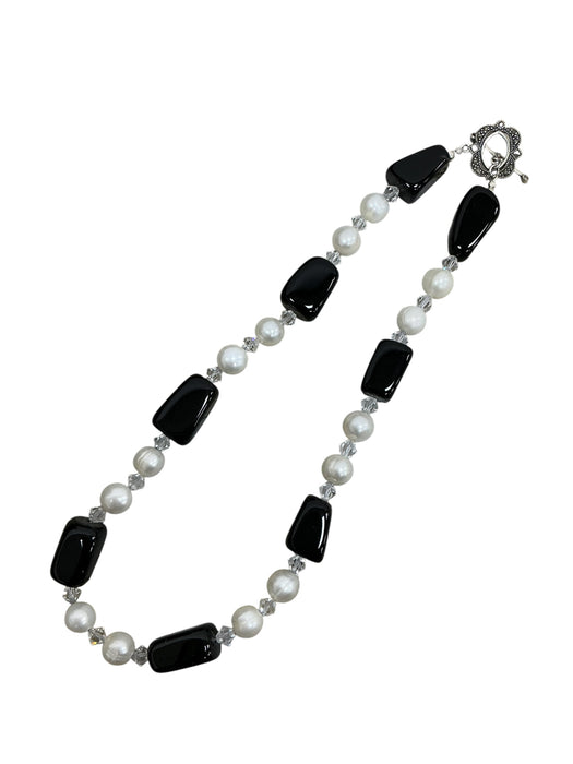 Collar con broche de plata