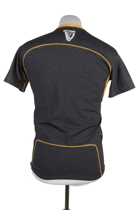 Playera L (GUINNESS)