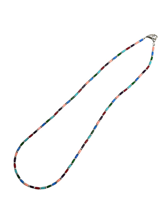 Collar con broche de plata