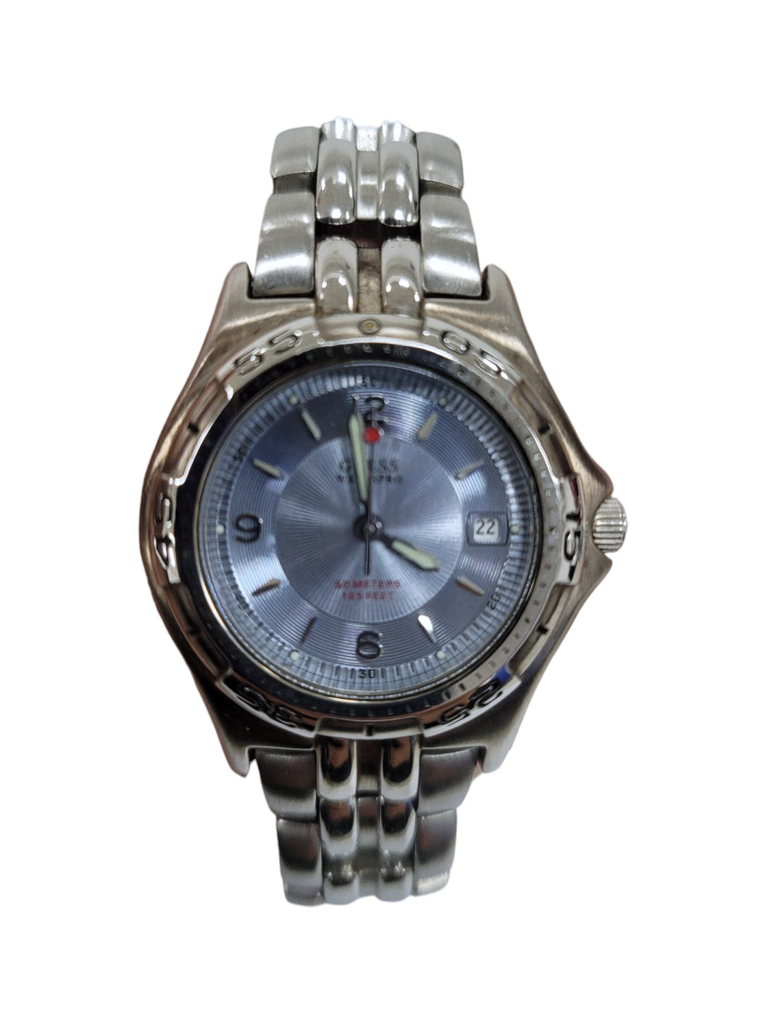 Reloj GUESS plateado con brazalete metálico