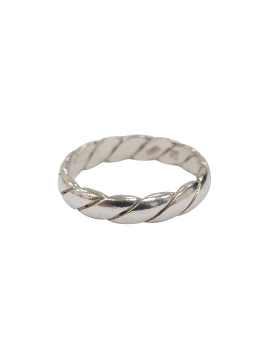 Anillo de plata