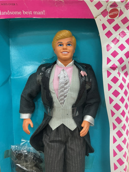 Ken (BARBIE)