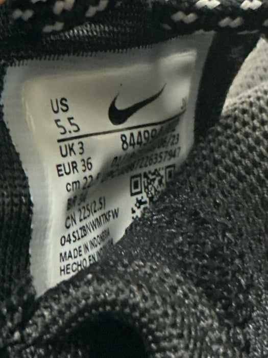 Tenis 5.5 (NIKE)