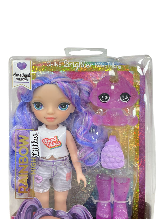 Muñeca Amethyst Willow (MGA)