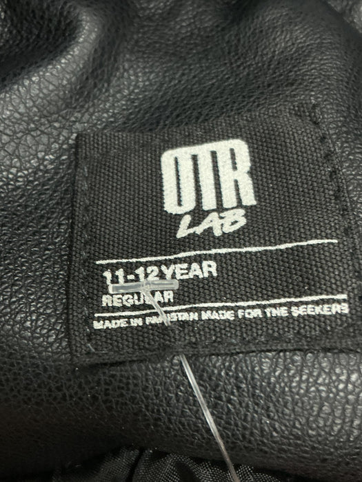 Chumpa 11/12Y (OTR LAB)
