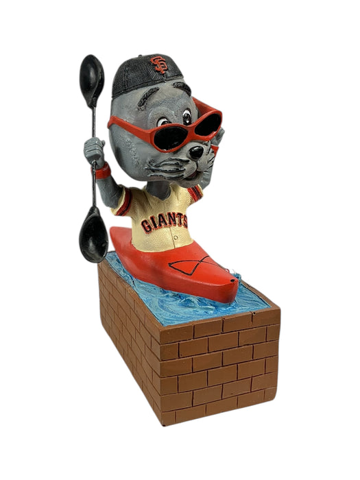 Lou Seal Splash Hits Counter (LEVI'S)