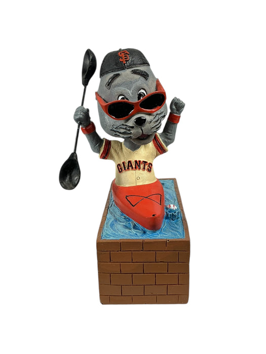 Lou Seal Splash Hits Counter (LEVI'S)