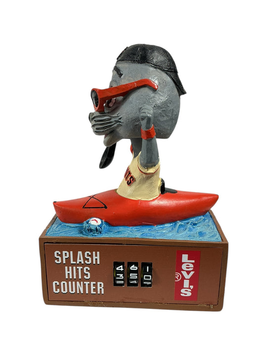Lou Seal Splash Hits Counter (LEVI'S)