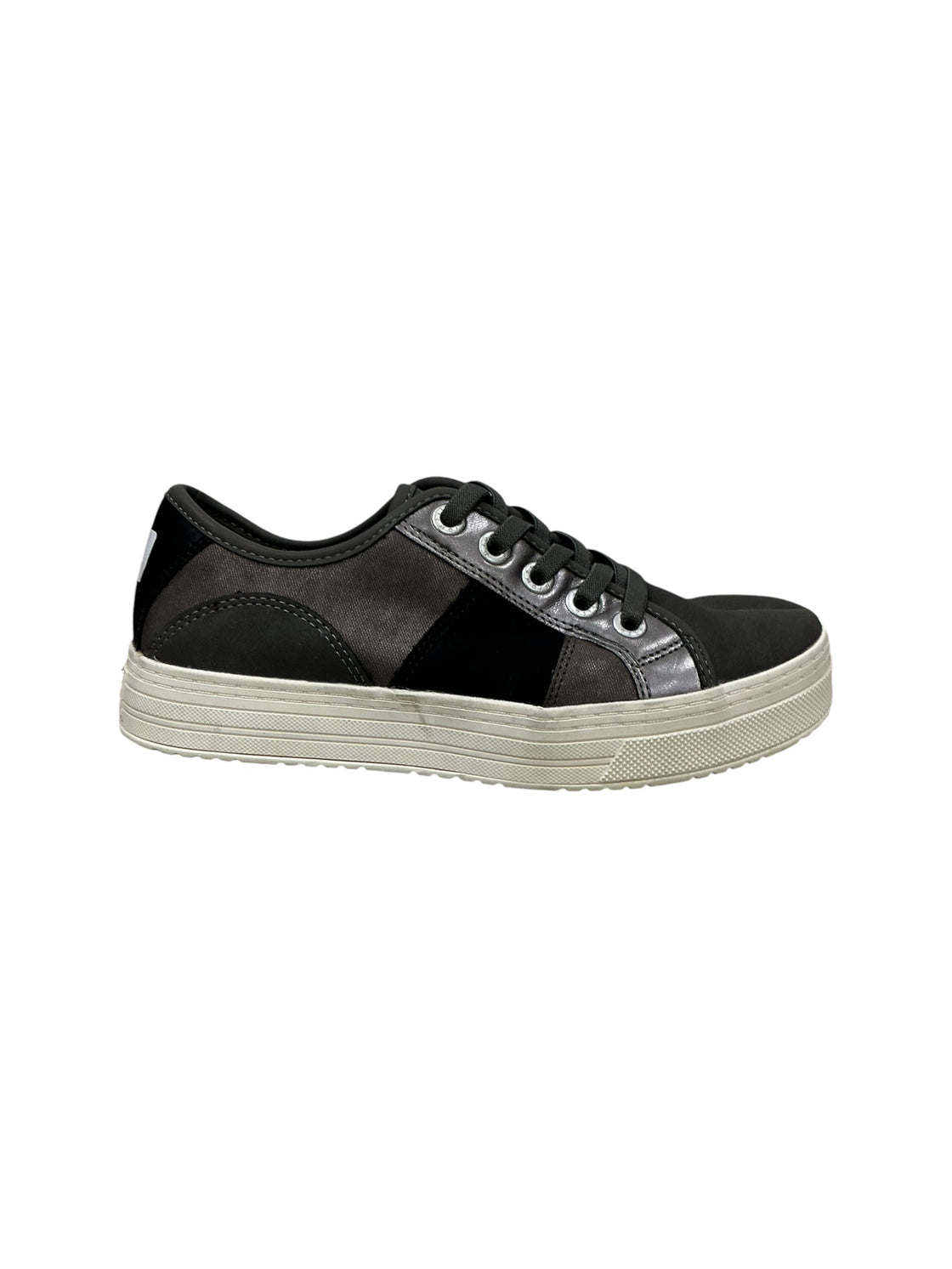 Tenis 7.5 (BLOWFISH)