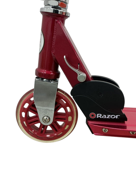 Monopatín (RAZOR)