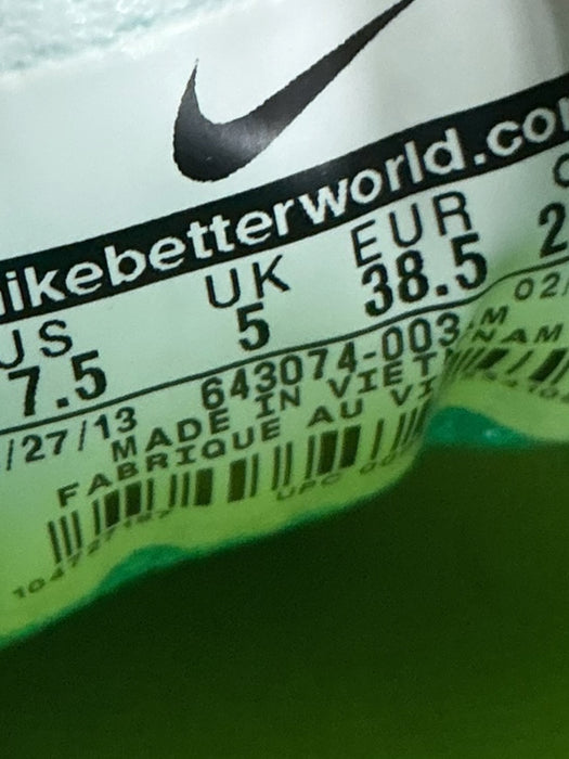 Tenis 7.5 (NIKE)
