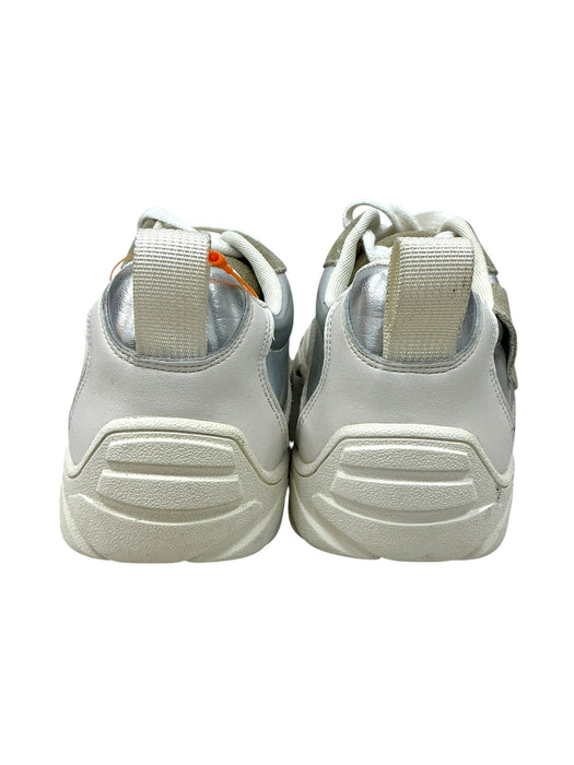 Tenis