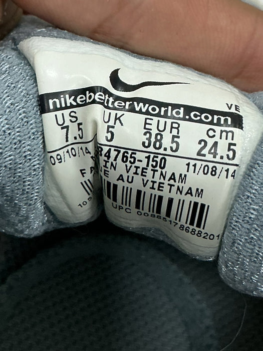 Tenis 7.5 (NIKE)
