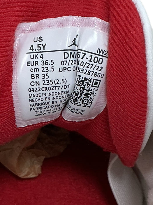 Tenis 4.5Y (JORDAN)