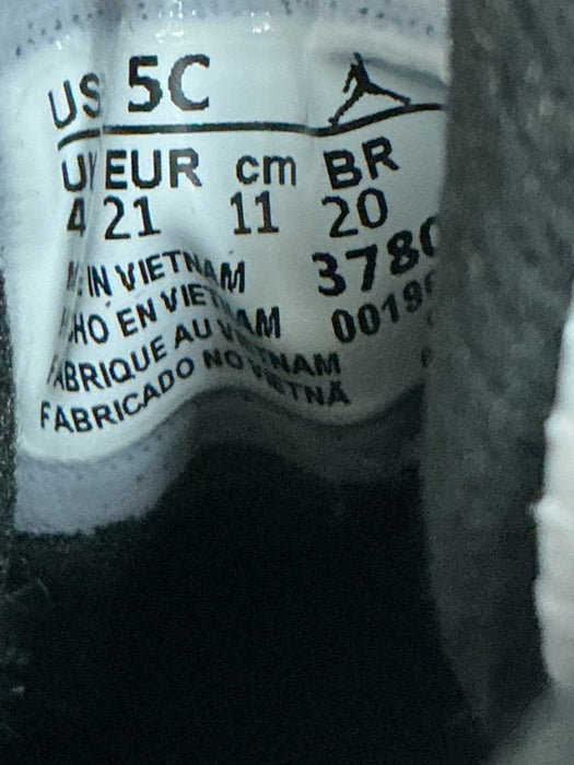 Tenis para bebé 5C (JORDAN)