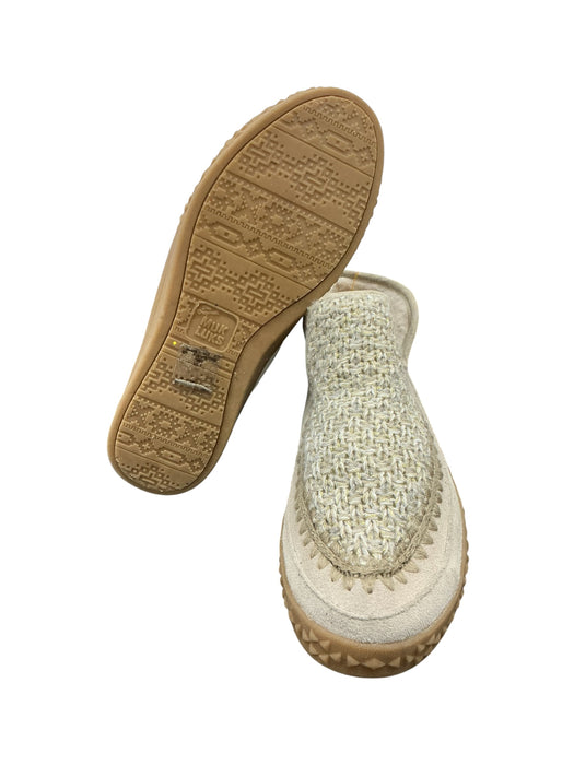 Botín 8 (MUK LUKS)