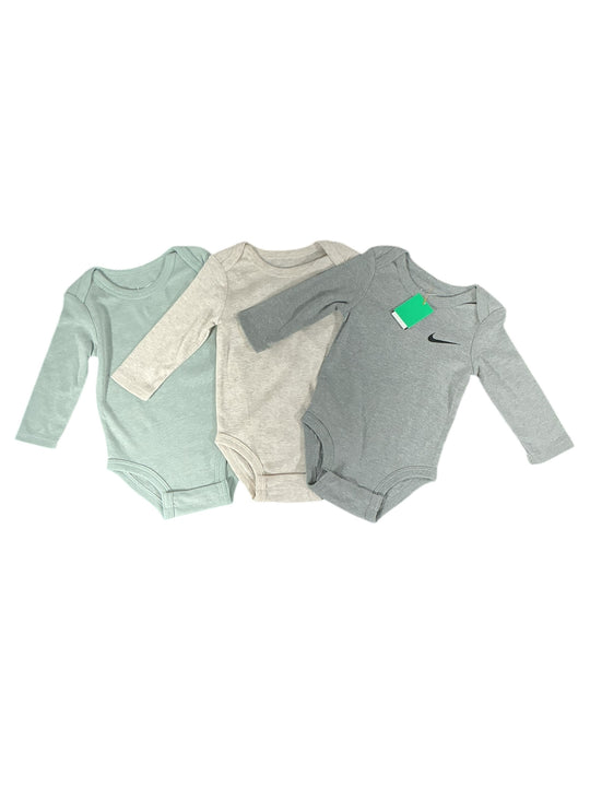 Set de bodys para bebé 6M (NIKE)