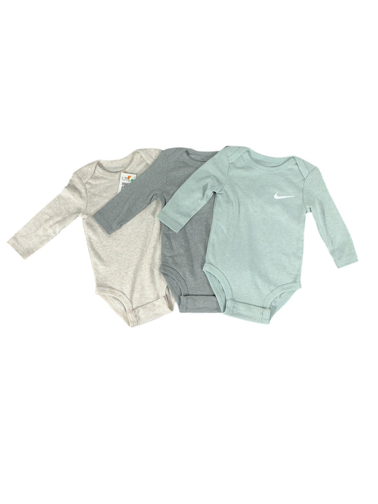 Set de bodys para bebé 6M (NIKE)