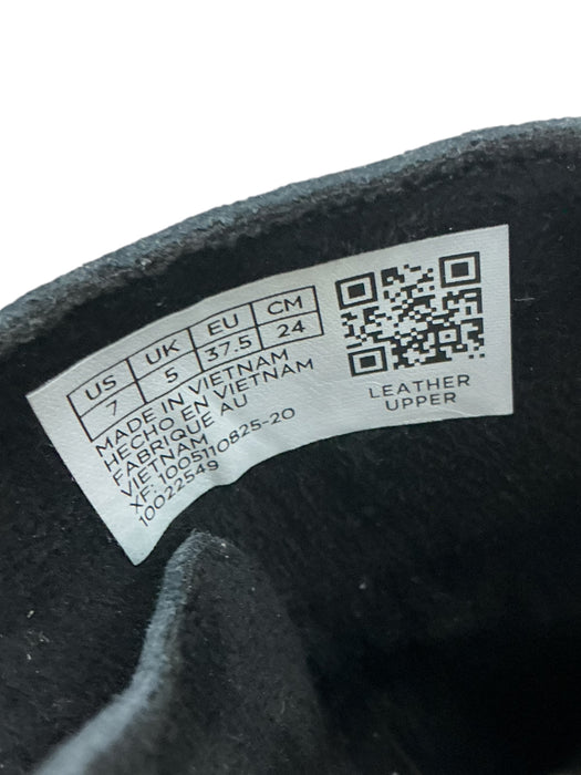 Bota 7 (TOMS)