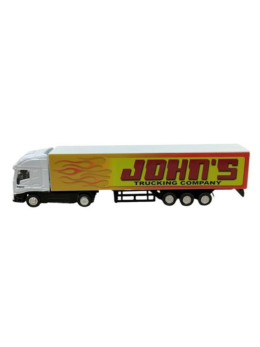 Camión die-cast John's Trucking Company - vista lateral izquierda completa con llamas