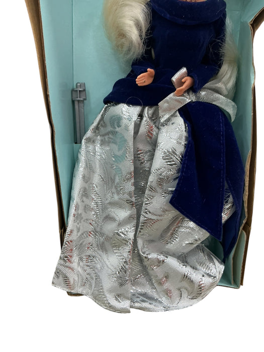 Winter Velvet Barbie (MATTEL)
