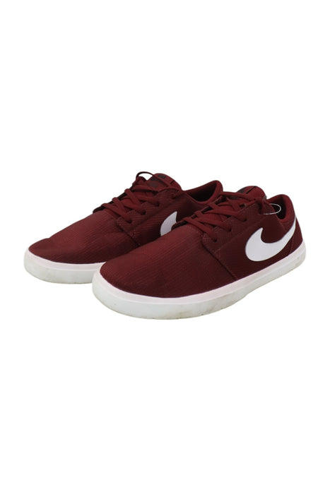 Tenis 9.5 (NIKE)