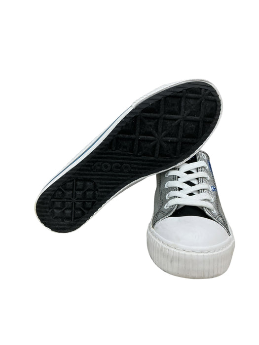 Tenis 9