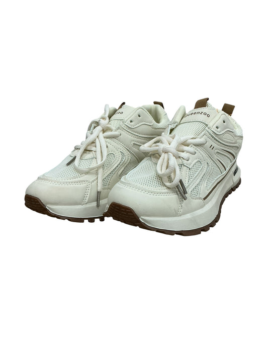 Tenis
