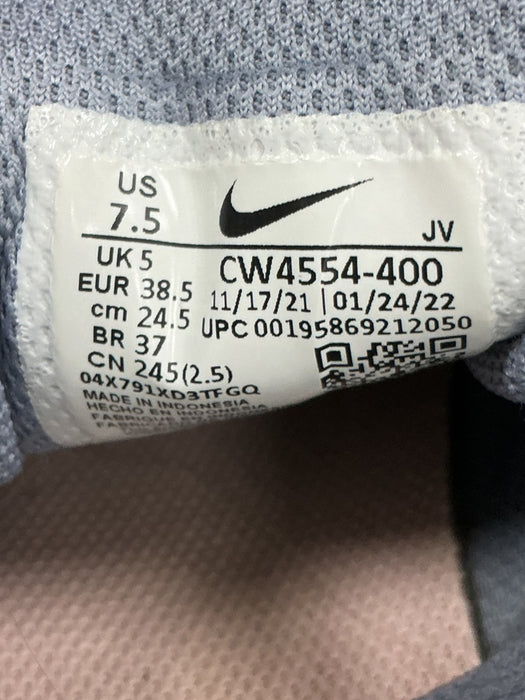 Tenis 7.5 (NIKE)