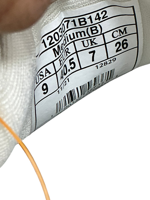 Tenis 9 (BROOKS)