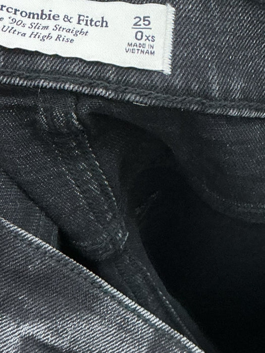 Pantalón 25 (ABERCROMBIE & FITCH)