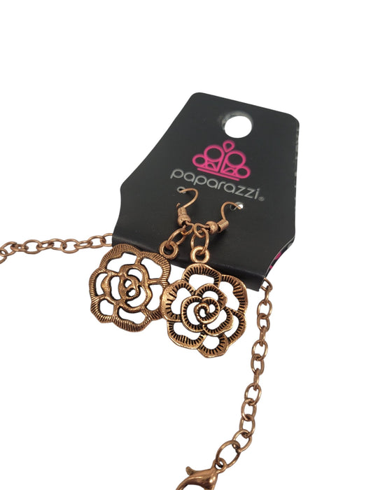 Collar y aretes de fantasía (PAPARAZZI)