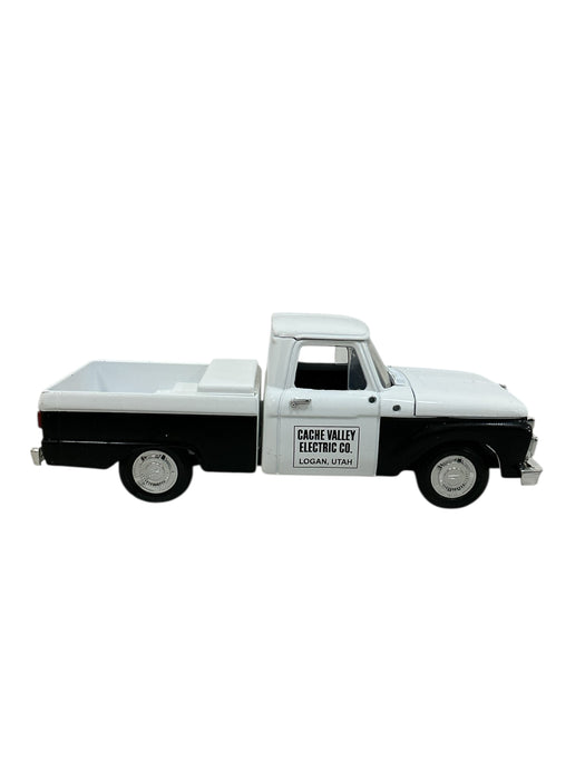 Ford F-100 (ERTL COLLECTION)