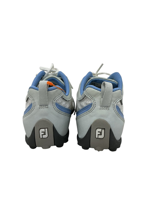 Tenis