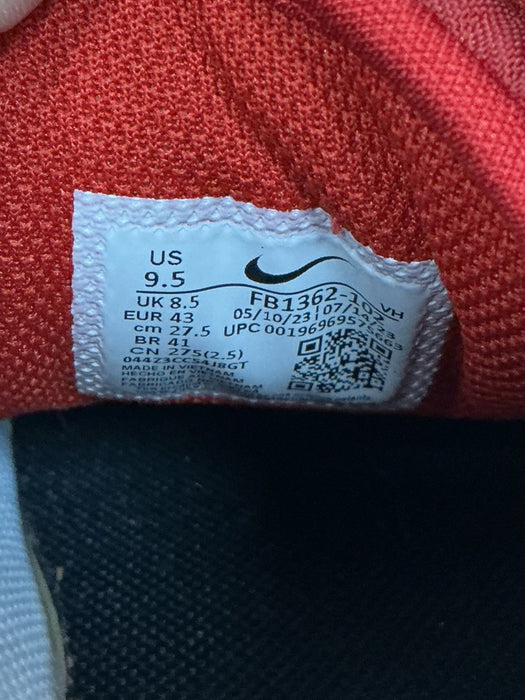 Tenis 9.5 (NIKE)