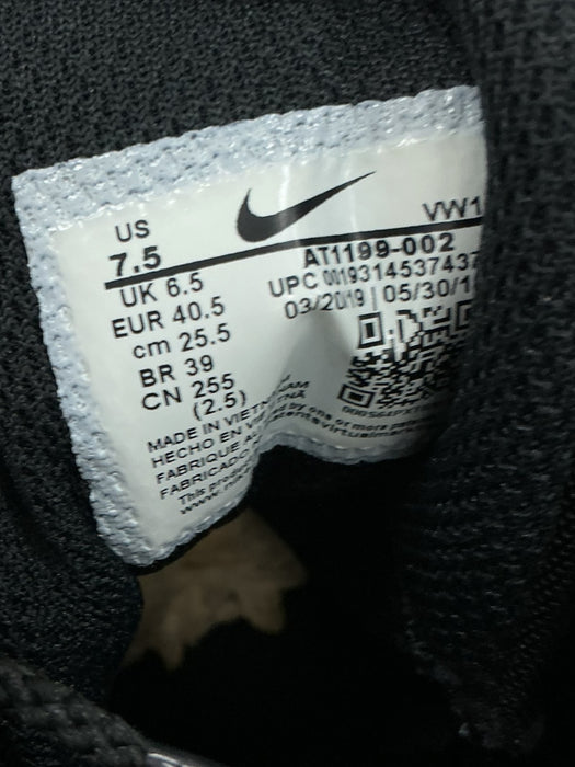 Tenis 7.5 (NIKE)