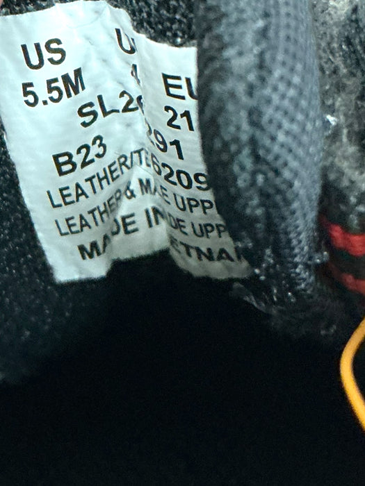Tenis para bebé 5.5 (SAUCONY)
