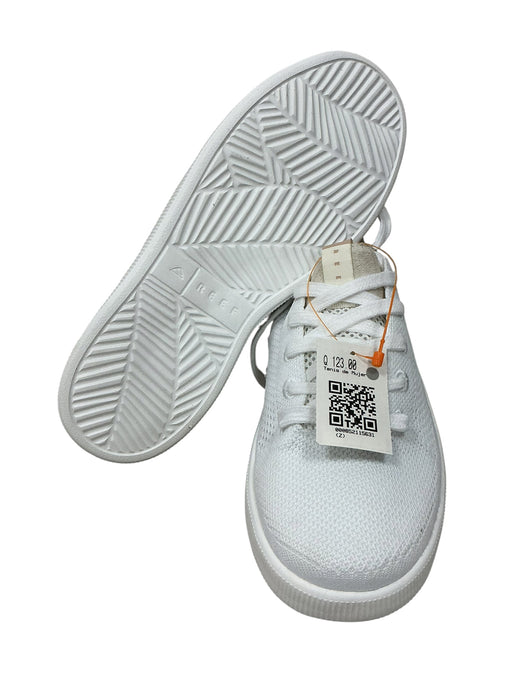 Tenis
