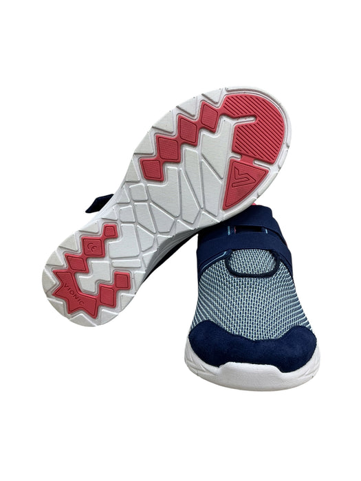 Tenis 8.5